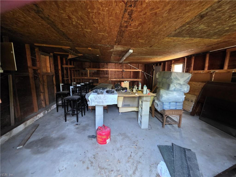 Photo 11 of 13 residential for sale in Hampton virginia