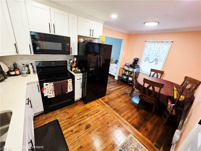 Photo 6 of 13 residential for sale in Hampton virginia