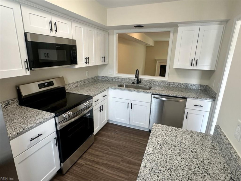 Photo 3 of 17 residential for sale in Norfolk virginia