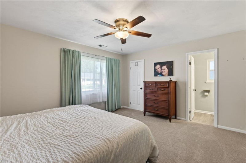 Photo 14 of 32 residential for sale in Virginia Beach virginia