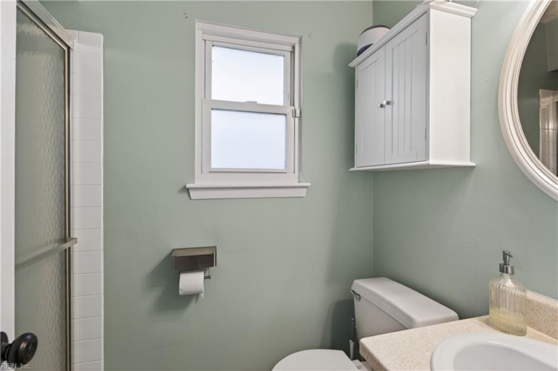 Photo 17 of 32 residential for sale in Virginia Beach virginia