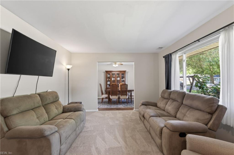 Photo 3 of 32 residential for sale in Virginia Beach virginia