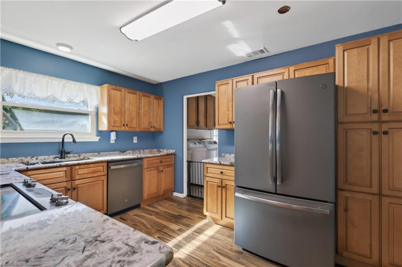 Photo 8 of 32 residential for sale in Virginia Beach virginia