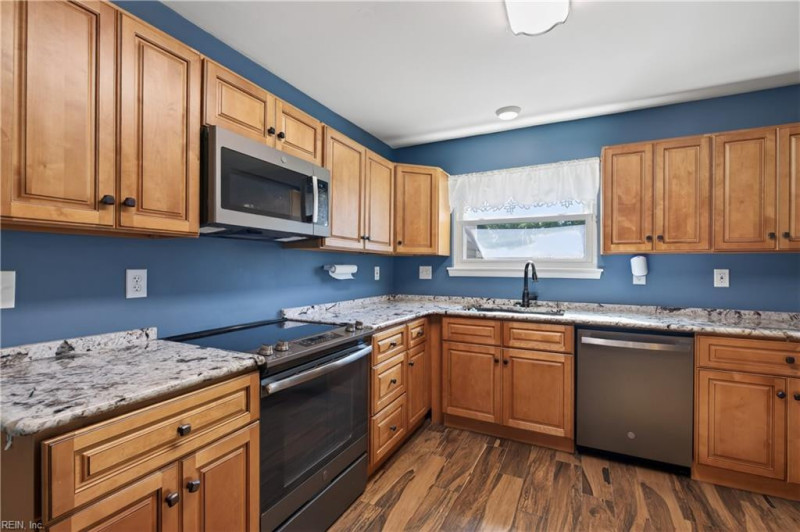 Photo 9 of 32 residential for sale in Virginia Beach virginia