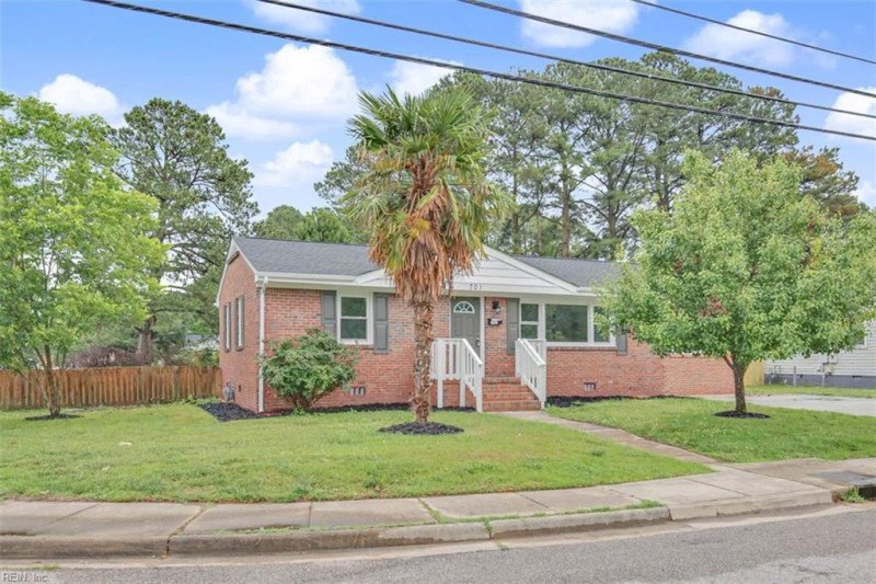 Photo 1 of 38 residential for sale in Chesapeake virginia