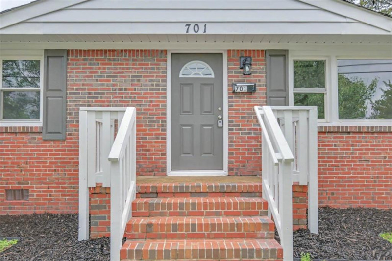 Photo 10 of 38 residential for sale in Chesapeake virginia