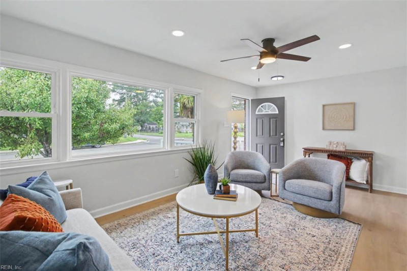 Photo 14 of 38 residential for sale in Chesapeake virginia