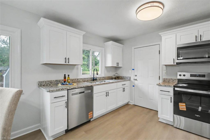 Photo 21 of 38 residential for sale in Chesapeake virginia