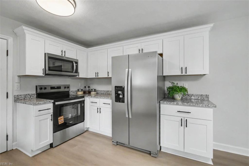Photo 22 of 38 residential for sale in Chesapeake virginia