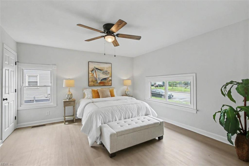 Photo 24 of 38 residential for sale in Chesapeake virginia
