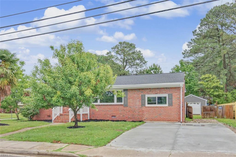 Photo 9 of 38 residential for sale in Chesapeake virginia