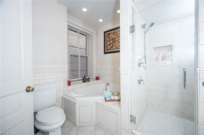 Photo 17 of 32 residential for sale in Norfolk virginia