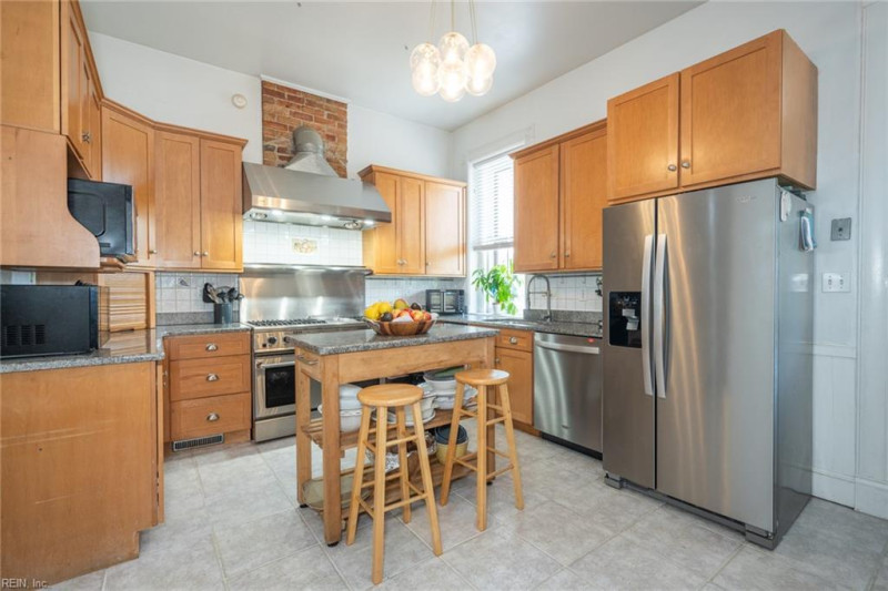 Photo 9 of 32 residential for sale in Norfolk virginia