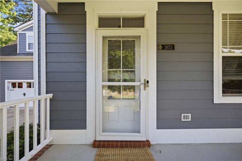 Photo 4 of 47 residential for sale in Chesapeake virginia