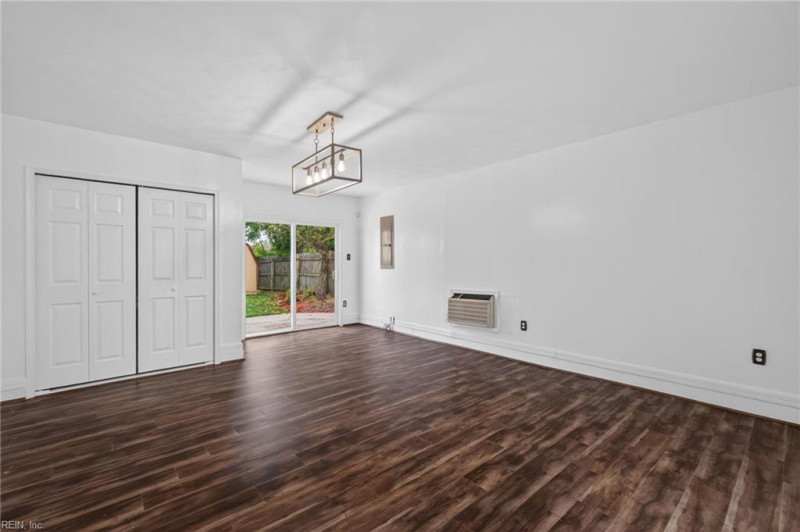 Photo 18 of 44 residential for sale in Virginia Beach virginia