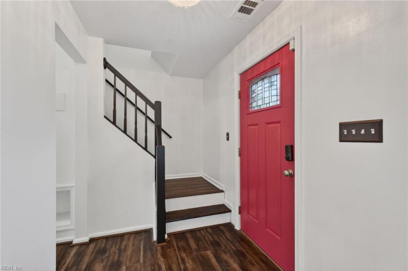 Photo 4 of 44 residential for sale in Virginia Beach virginia