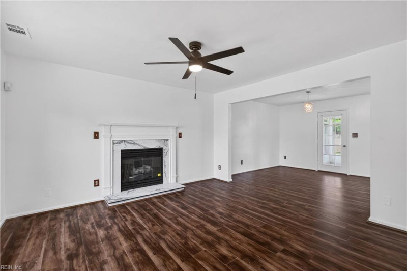 Photo 5 of 44 residential for sale in Virginia Beach virginia