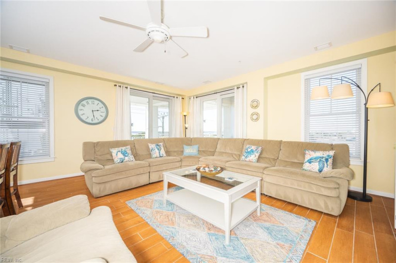 Photo 4 of 40 residential for sale in Virginia Beach virginia