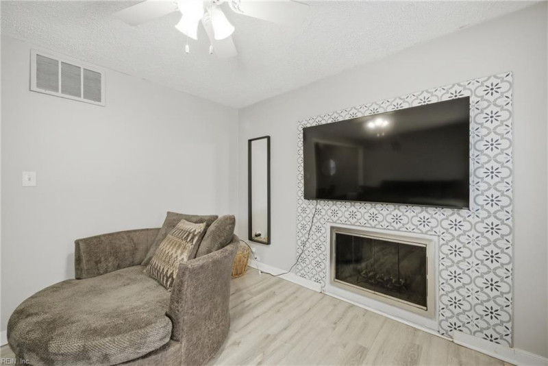 Photo 10 of 35 residential for sale in Virginia Beach virginia