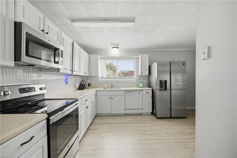 Photo 11 of 35 residential for sale in Virginia Beach virginia