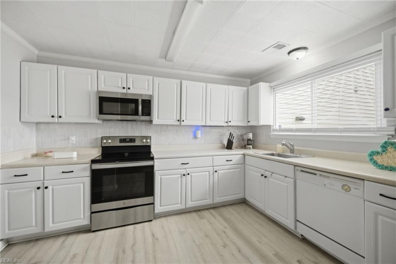 Photo 12 of 35 residential for sale in Virginia Beach virginia