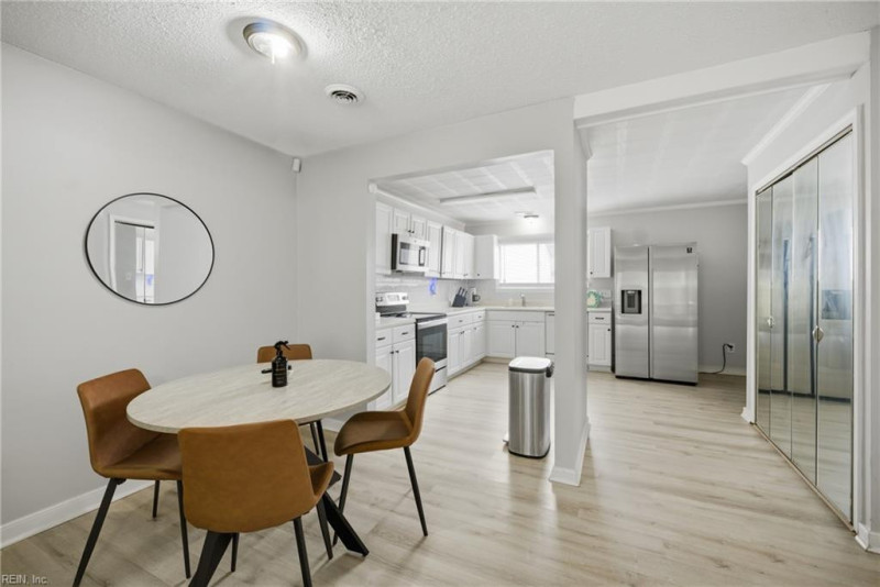 Photo 15 of 35 residential for sale in Virginia Beach virginia
