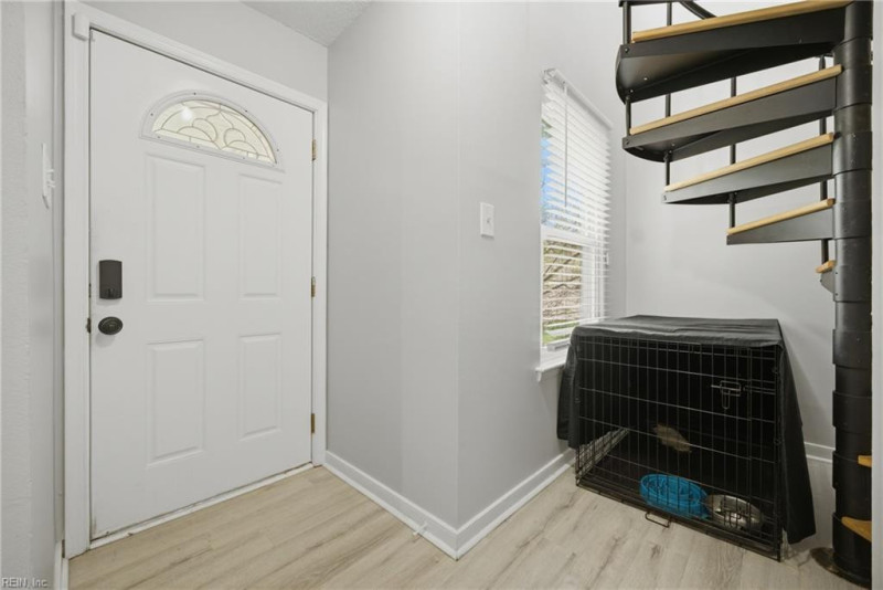 Photo 4 of 35 residential for sale in Virginia Beach virginia