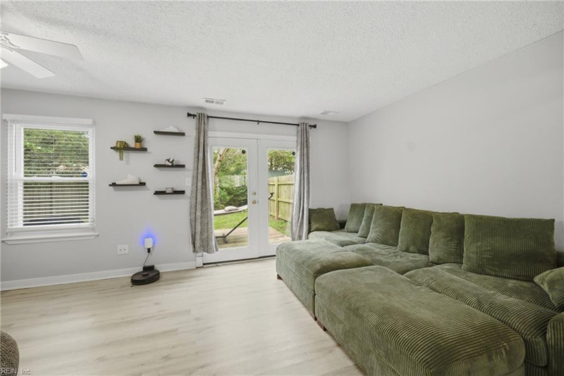 Photo 7 of 35 residential for sale in Virginia Beach virginia