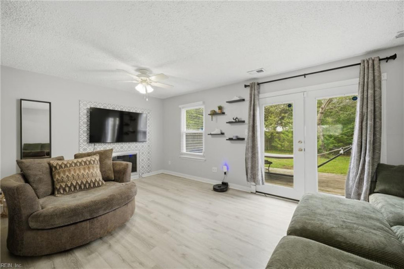 Photo 9 of 35 residential for sale in Virginia Beach virginia