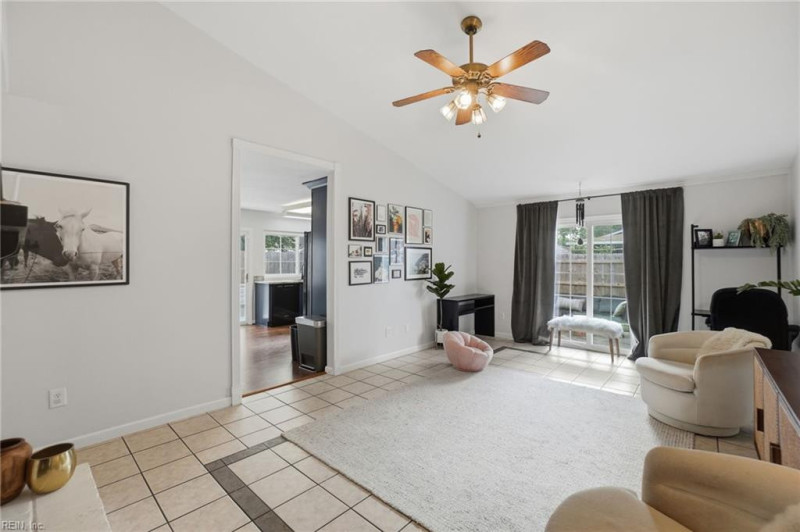 Photo 18 of 47 residential for sale in Virginia Beach virginia