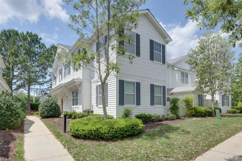 Photo 2 of 43 residential for sale in Chesapeake virginia