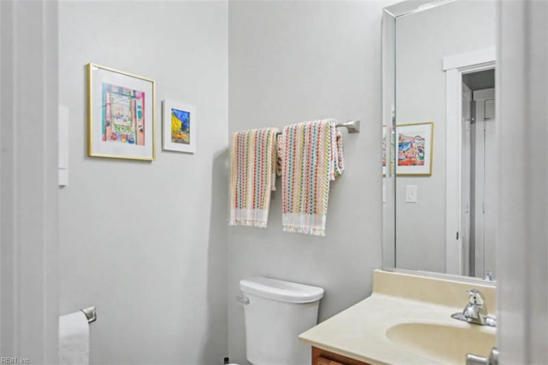 Photo 20 of 43 residential for sale in Chesapeake virginia
