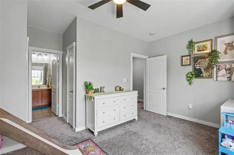 Photo 33 of 43 residential for sale in Chesapeake virginia