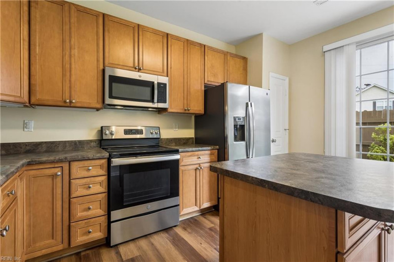 Photo 16 of 46 residential for sale in Chesapeake virginia