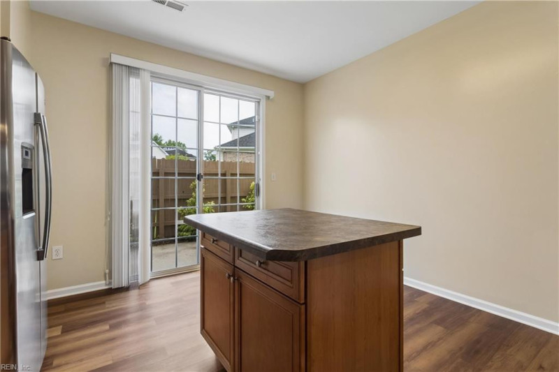Photo 18 of 46 residential for sale in Chesapeake virginia
