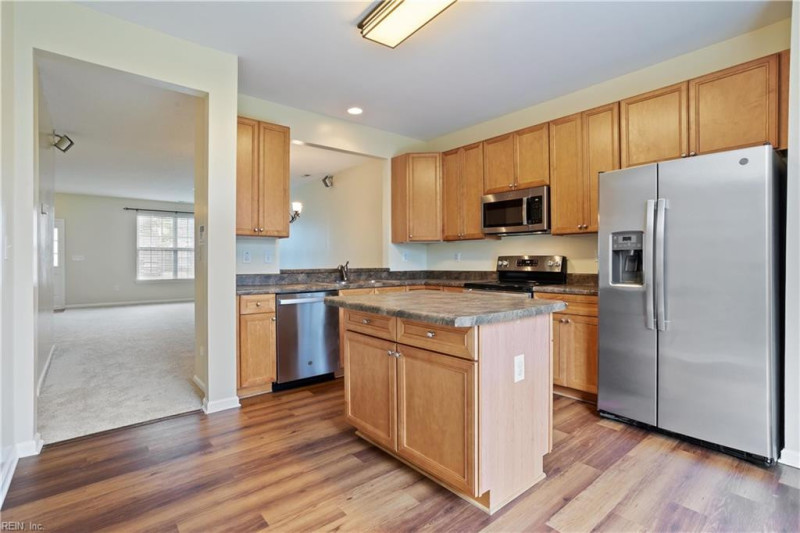 Photo 20 of 46 residential for sale in Chesapeake virginia
