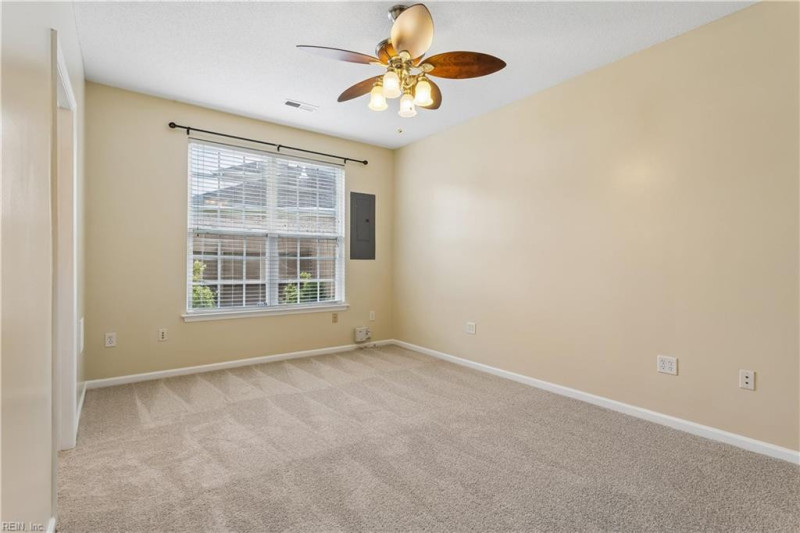 Photo 25 of 46 residential for sale in Chesapeake virginia