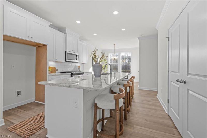 Photo 12 of 31 residential for sale in Virginia Beach virginia
