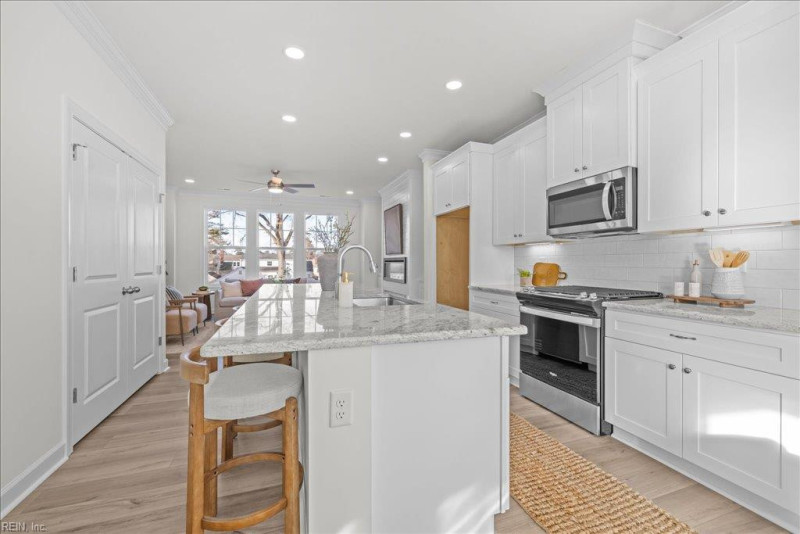 Photo 13 of 31 residential for sale in Virginia Beach virginia