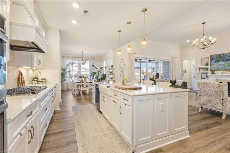 Photo 11 of 40 residential for sale in Virginia Beach virginia