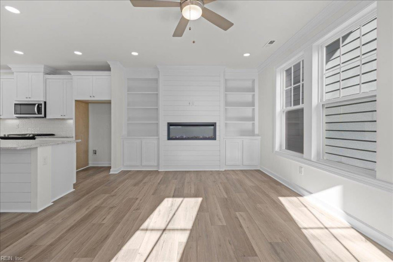 Photo 9 of 24 residential for sale in Virginia Beach virginia