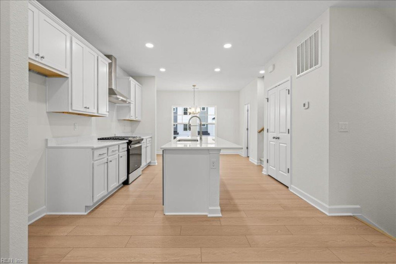 Photo 5 of 21 residential for sale in Virginia Beach virginia