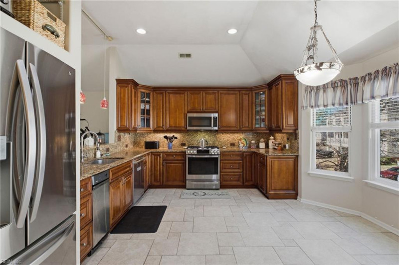 Photo 17 of 40 residential for sale in Norfolk virginia
