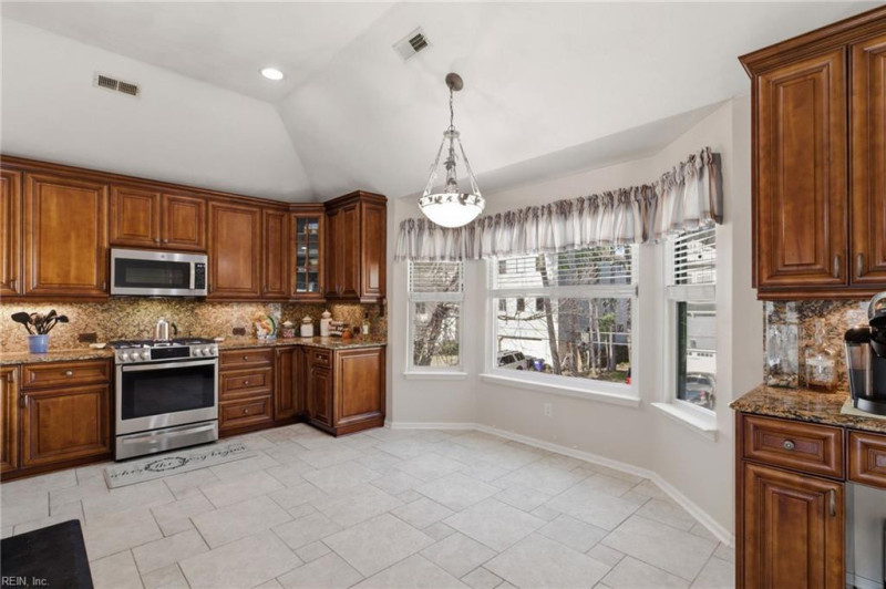 Photo 19 of 40 residential for sale in Norfolk virginia