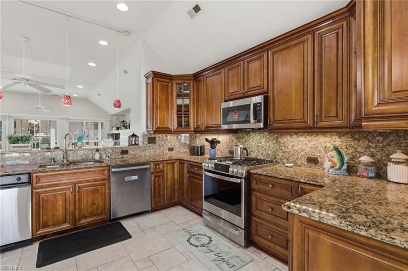 Photo 20 of 40 residential for sale in Norfolk virginia