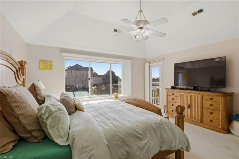 Photo 25 of 40 residential for sale in Norfolk virginia