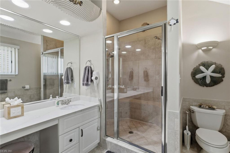 Photo 27 of 40 residential for sale in Norfolk virginia