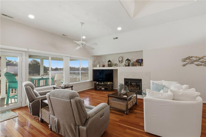 Photo 7 of 40 residential for sale in Norfolk virginia