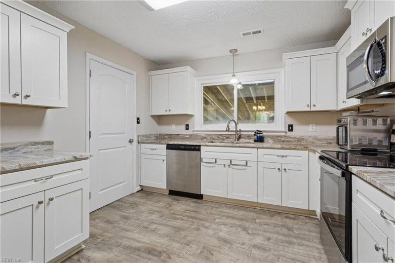 Photo 10 of 45 residential for sale in Newport News virginia