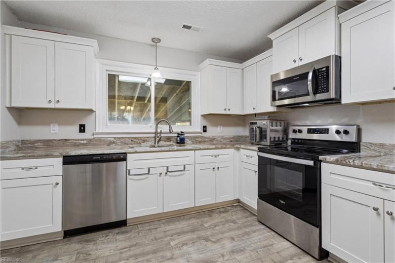 Photo 11 of 45 residential for sale in Newport News virginia
